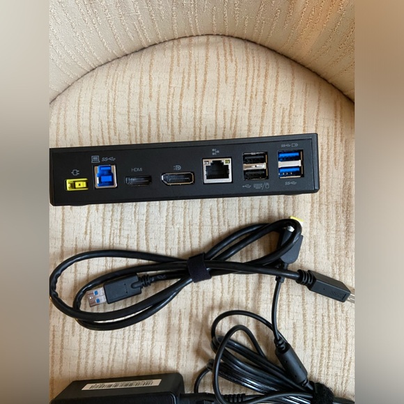 Lenovo Thinkpad USB 3.0 Ultra Dock - Picture 3 of 8